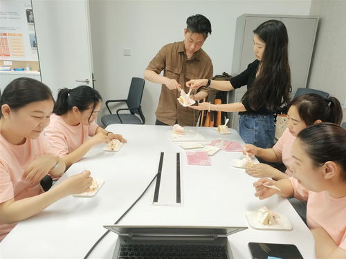 武漢一家員工制家政企業推出免費育嬰師培訓，以去中介化模式革新家政服務